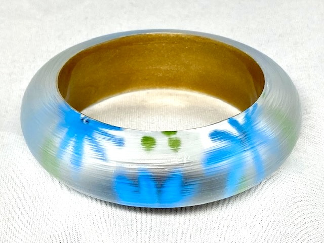 LG127 chunky handpainted blue flowers lucite bangle